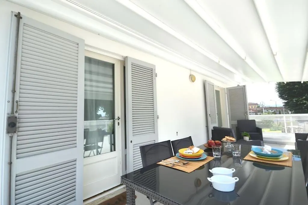 شقة Appartamento La Terrazza بيتراسانتا