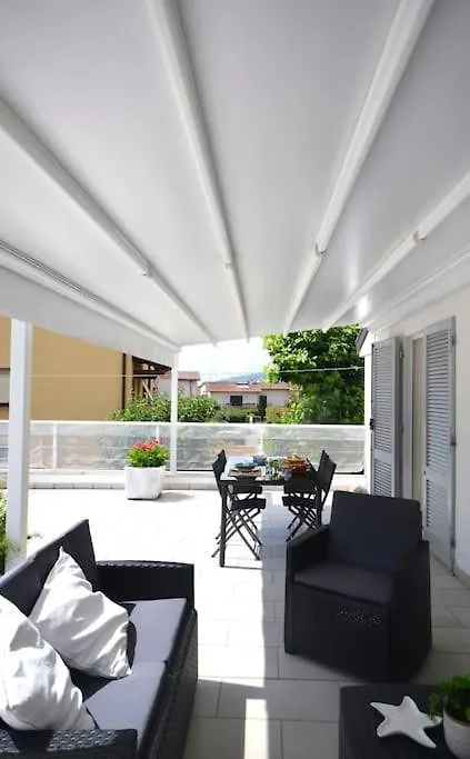 Appartamento La Terrazza بيتراسانتا