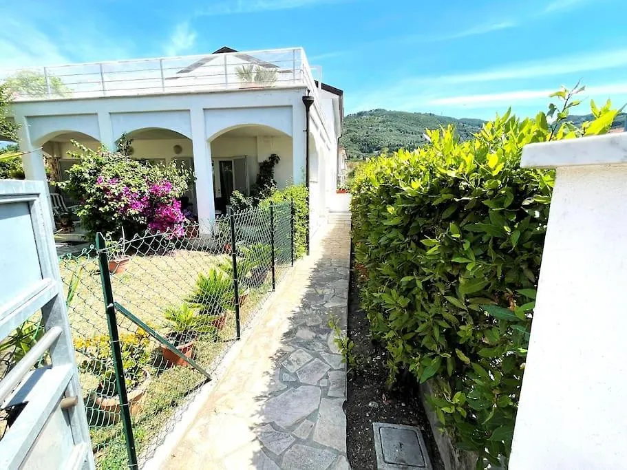 شقة Appartamento La Terrazza بيتراسانتا إيطاليا