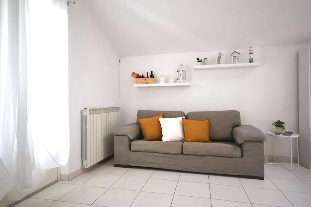 Appartamento La Terrazza بيتراسانتا شقة